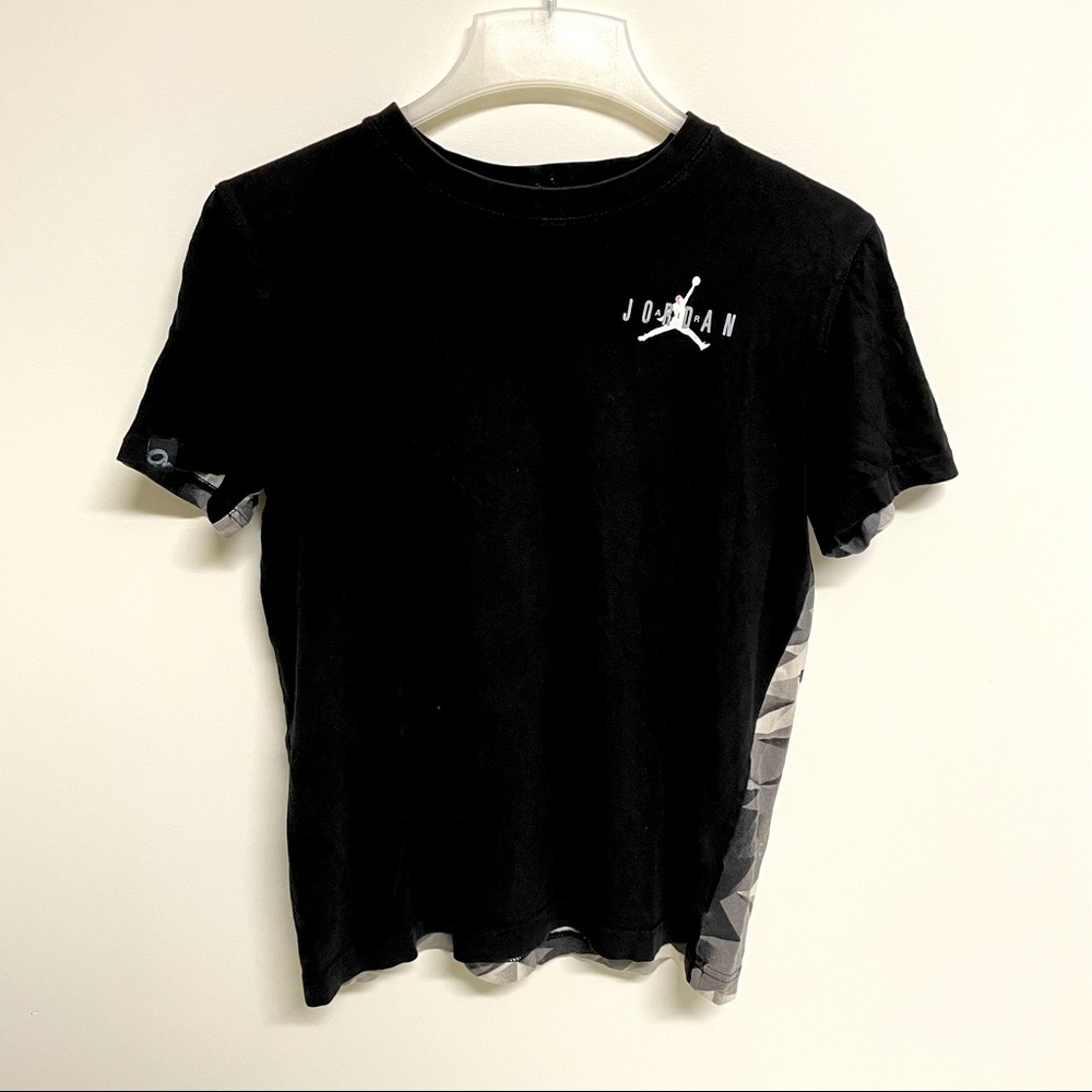 Jordan Logo Black and White Zig-zag Pattern T-shirt Boys Size XL